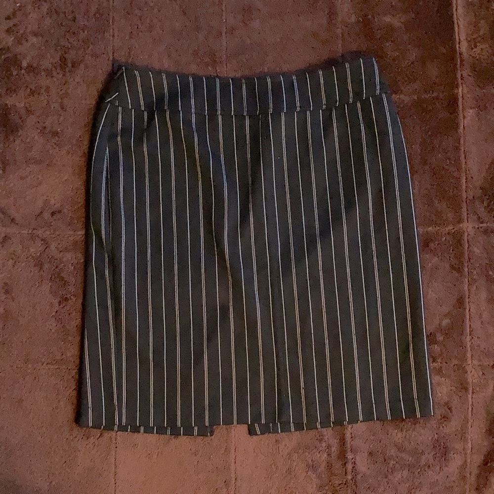 Black & White Vertical Striped Pencil Skirt